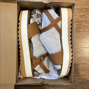 TOMS Women's Brown Platform Sandals